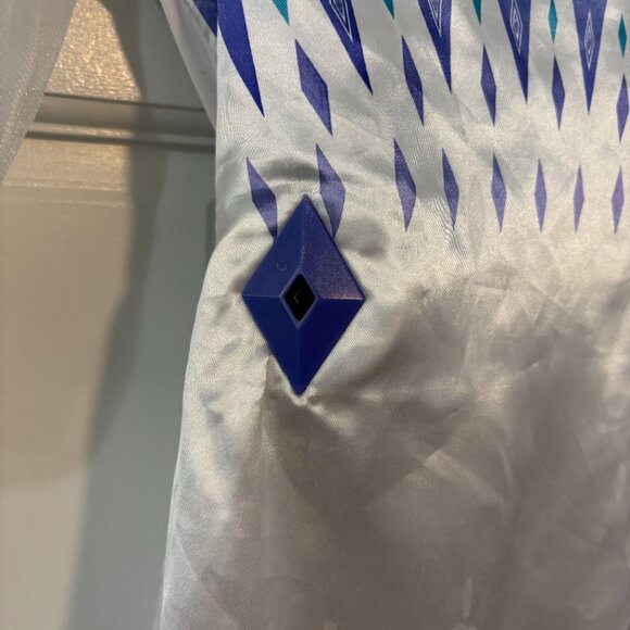 Frozen, Queen Elsa, complete dress up kit! Dress plays 2 songs, wand lights up! - Picture 7 of 12